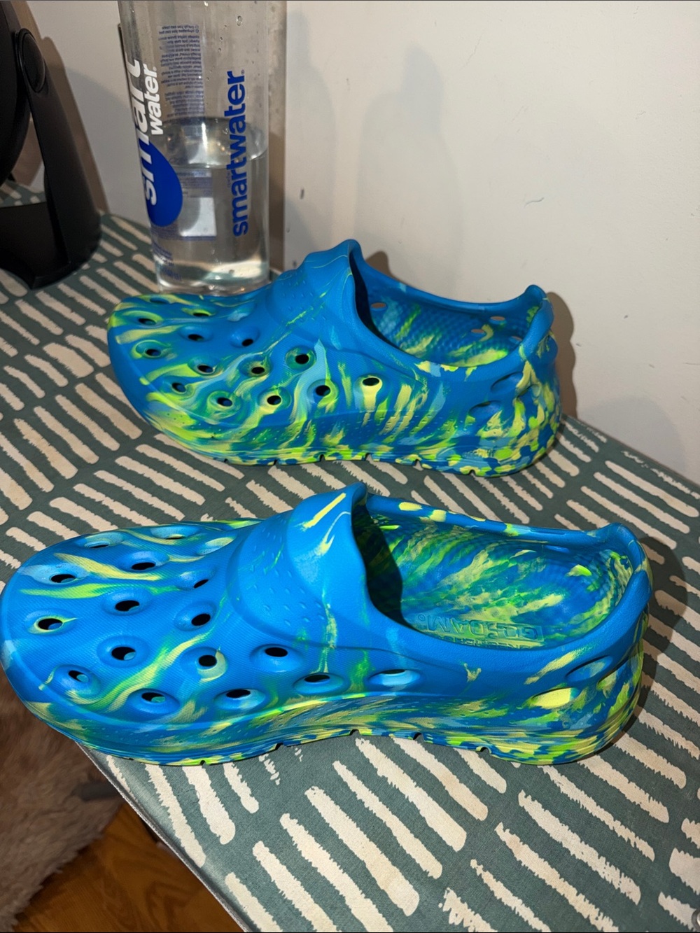 Skechers Kids Blue and Green Marbled Slip-On Clogs - Picture 4 of 4